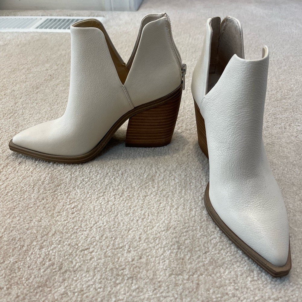 Vince Camuto Bootie